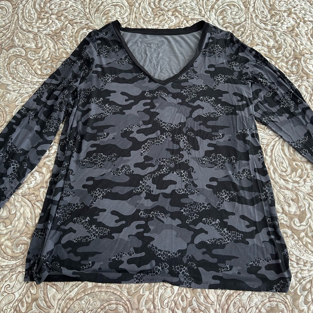 Torrid Super Soft Knits Black/Gray Camouflage Sz 3